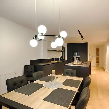 Center * ジローナ