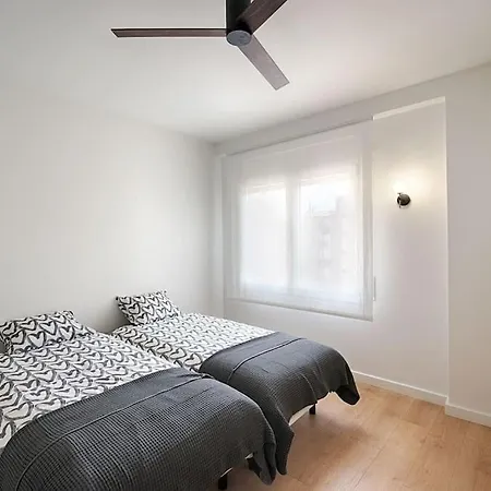 Center * Жирона