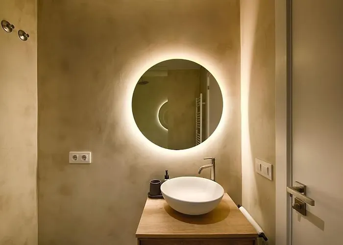 Center * Жирона